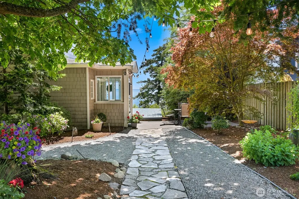 5551 Maple Way Blaine WA 98230