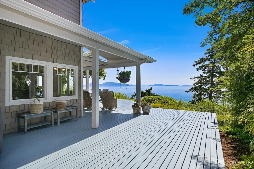 5551 Maple Way Blaine WA 98230