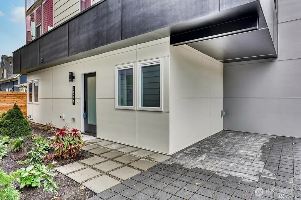 933 NW 52nd Street Seattle WA 98107