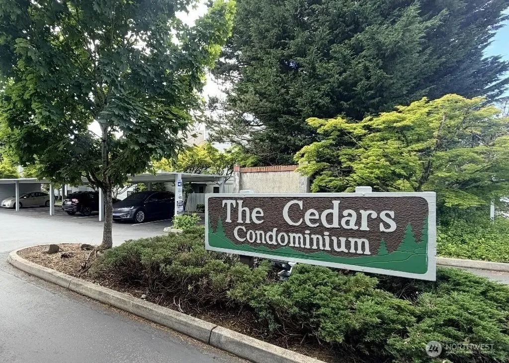 725 141st Place NE Bellevue WA 98007