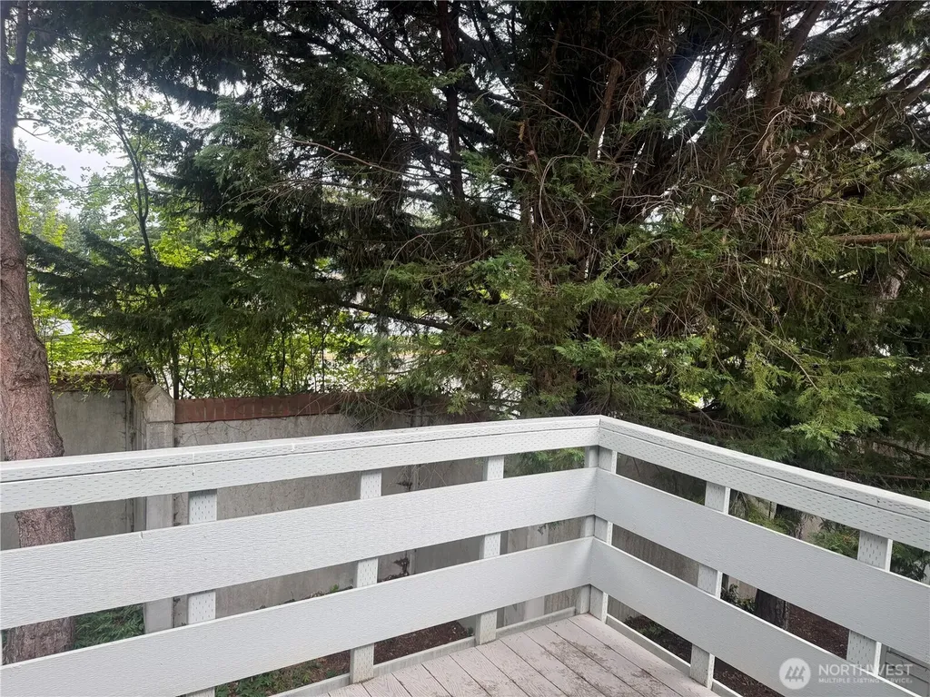 725 141st Place NE Bellevue WA 98007