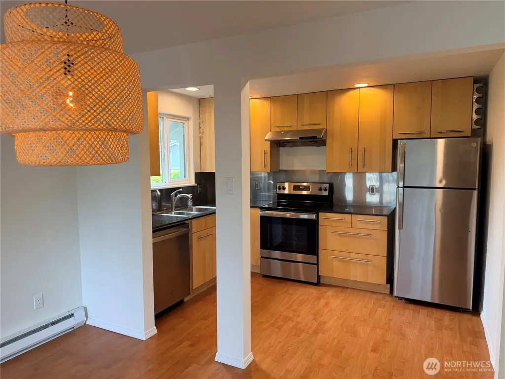 725 141st Place NE Bellevue WA 98007