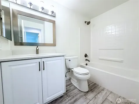 725 141st Place NE Bellevue WA 98007