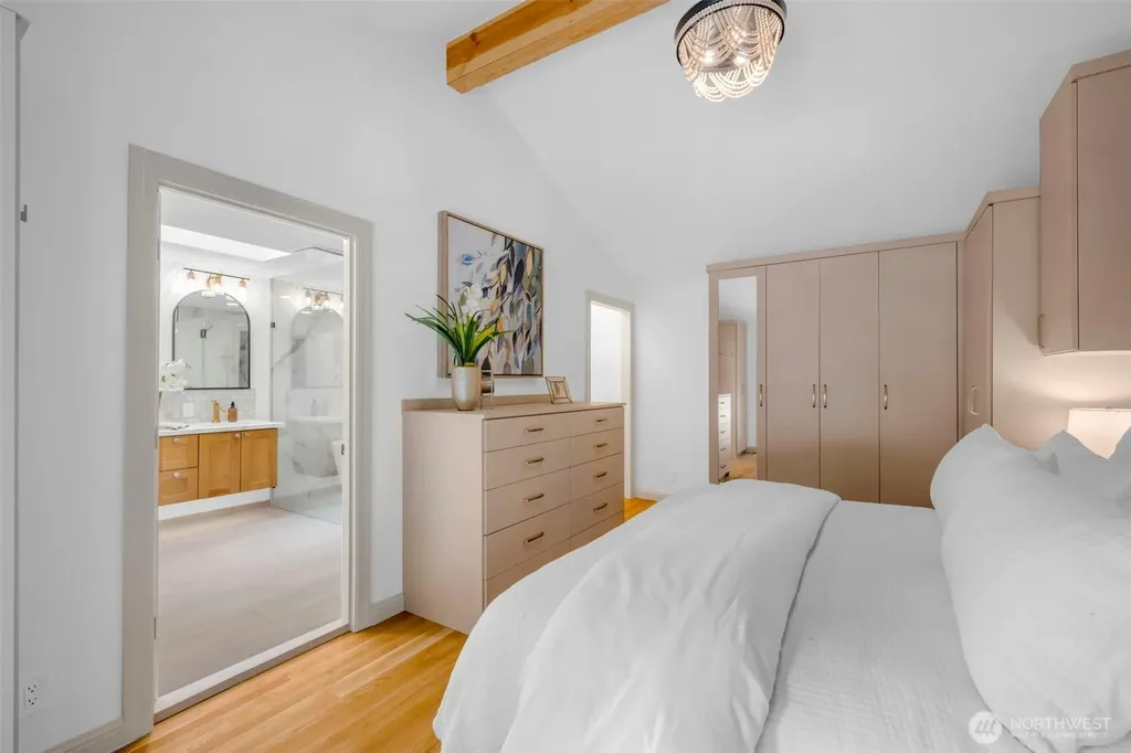 7928 SE 76th Street Mercer Island WA 98040
