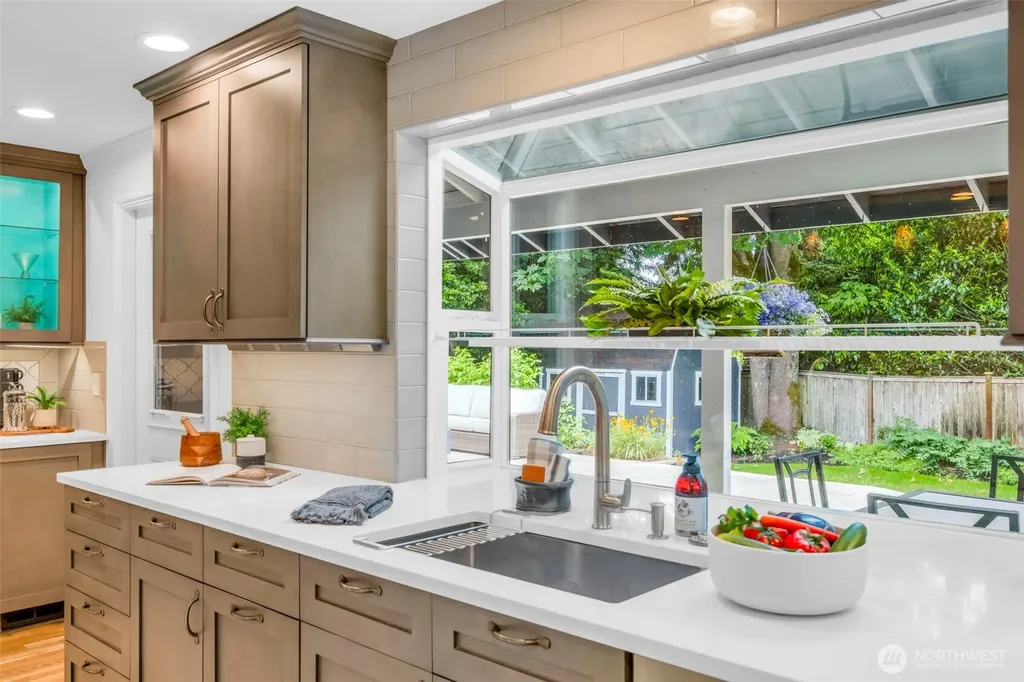 7928 SE 76th Street Mercer Island WA 98040