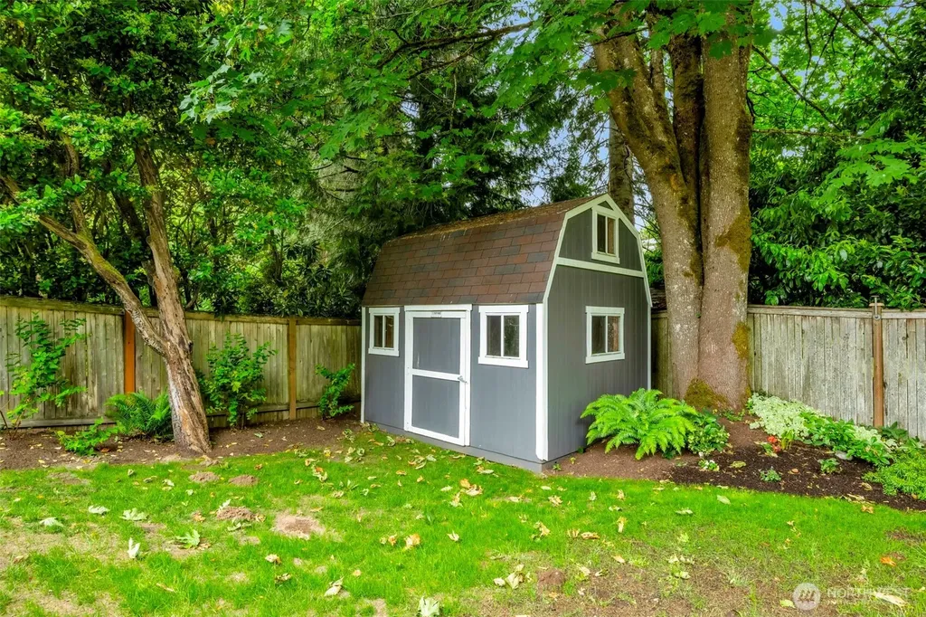 7928 SE 76th Street Mercer Island WA 98040