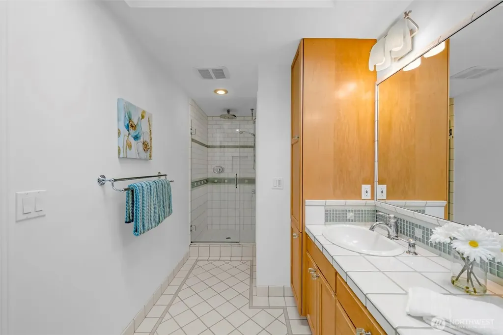 7928 SE 76th Street Mercer Island WA 98040