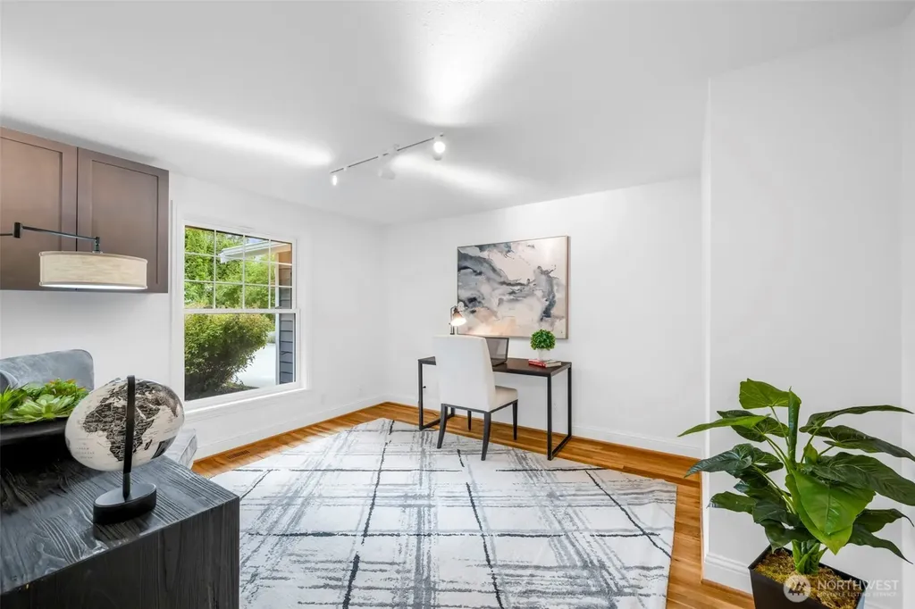 7928 SE 76th Street Mercer Island WA 98040