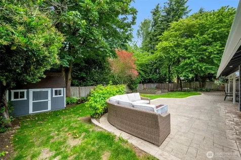 7928 SE 76th Street Mercer Island WA 98040