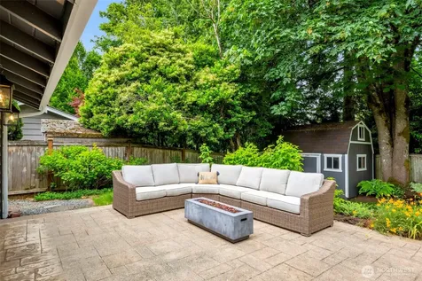 7928 SE 76th Street Mercer Island WA 98040