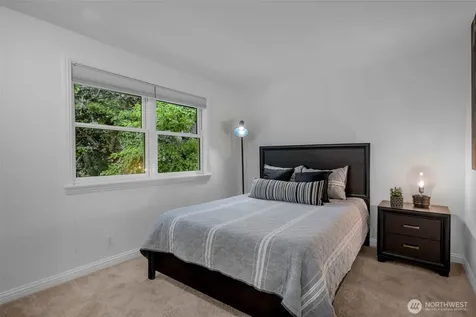 7928 SE 76th Street Mercer Island WA 98040