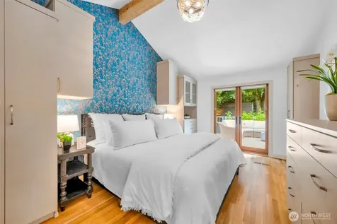 7928 SE 76th Street Mercer Island WA 98040