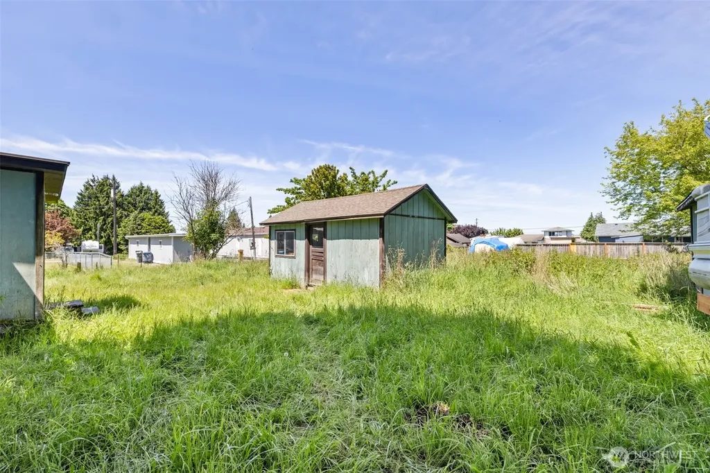 2013 E 4th Avenue Port Angeles WA 98362