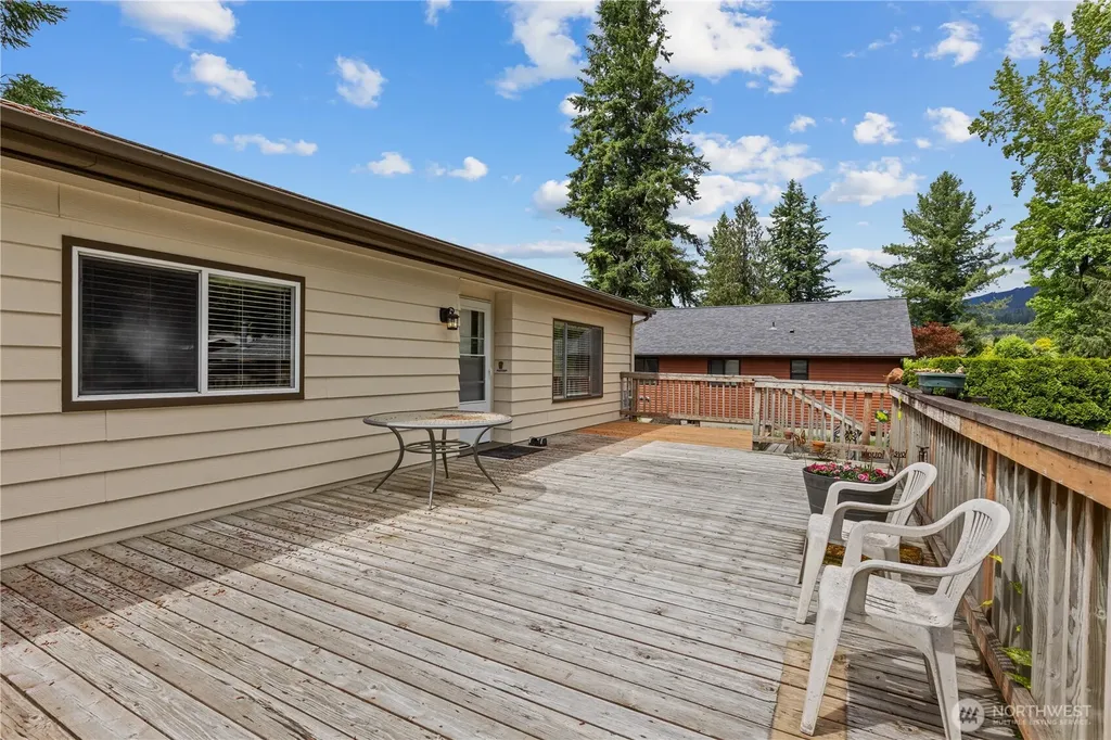605 1st Avenue W Gold Bar WA 98251