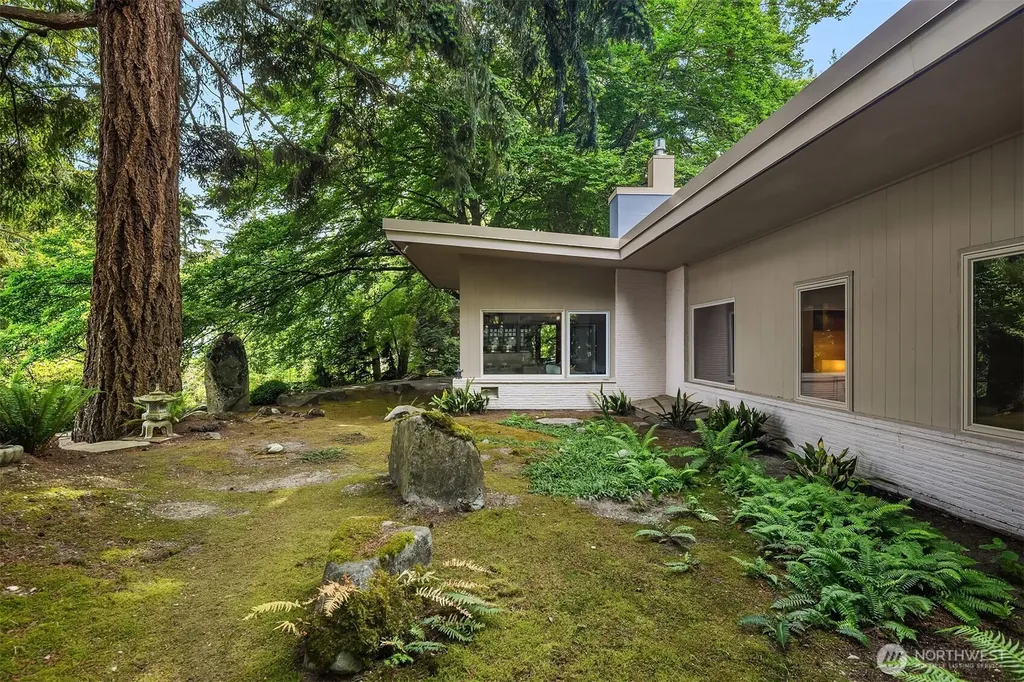 1919 SW 170th Street Normandy Park WA 98166