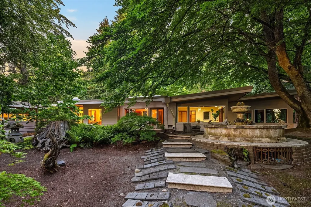 1919 SW 170th Street Normandy Park WA 98166