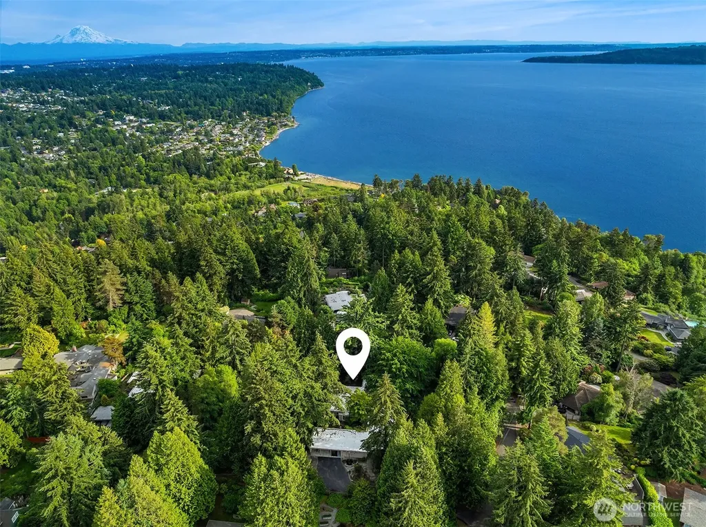 1919 SW 170th Street Normandy Park WA 98166