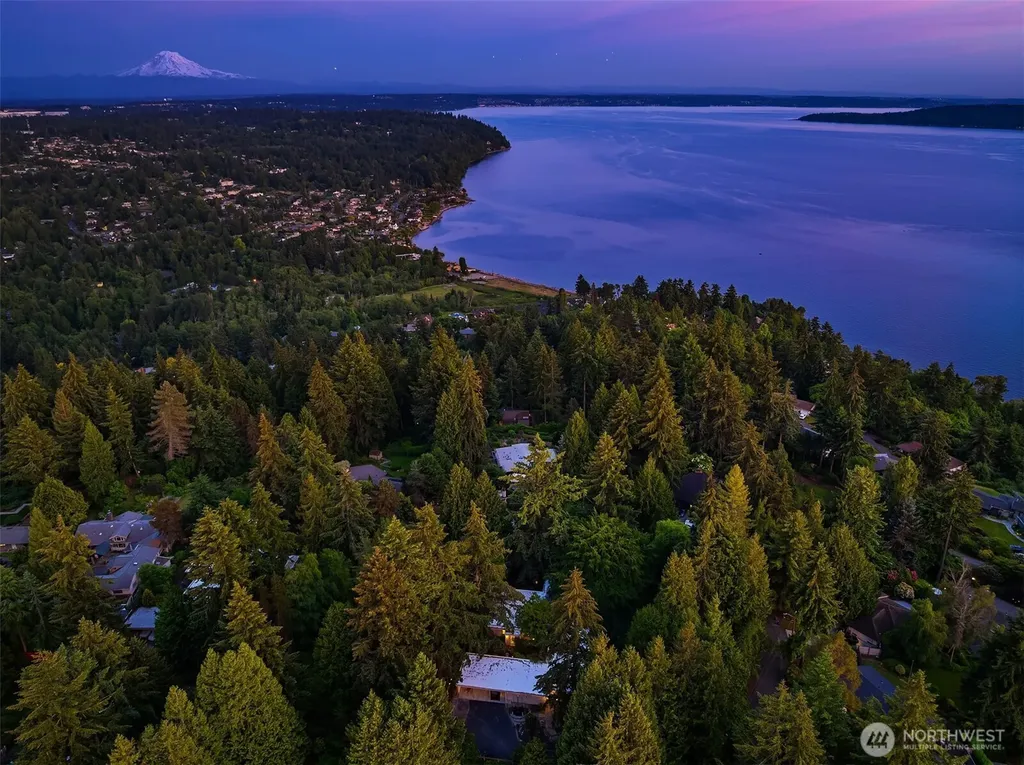 1919 SW 170th Street Normandy Park WA 98166