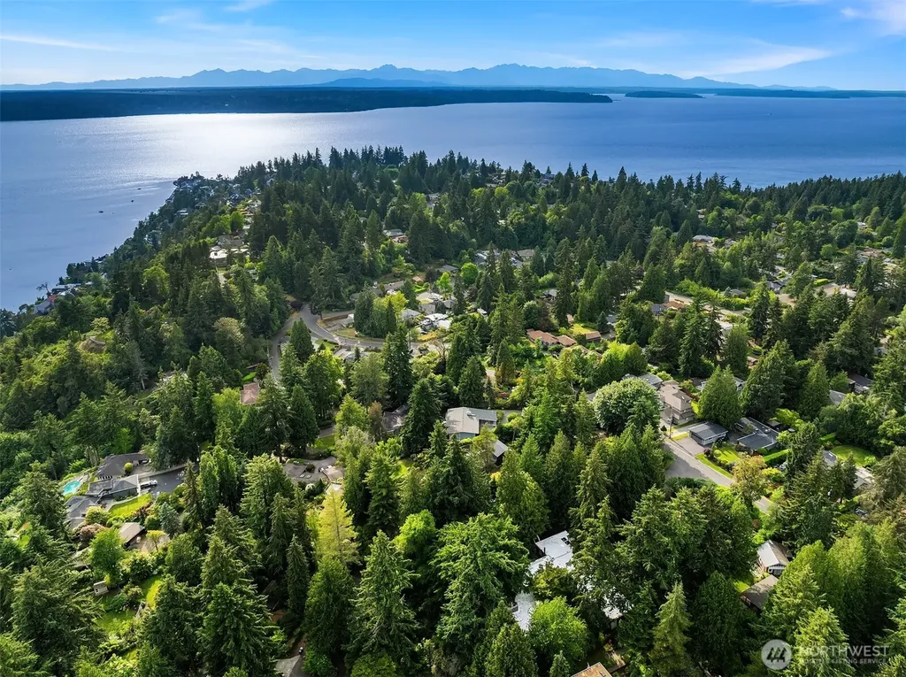 1919 SW 170th Street Normandy Park WA 98166
