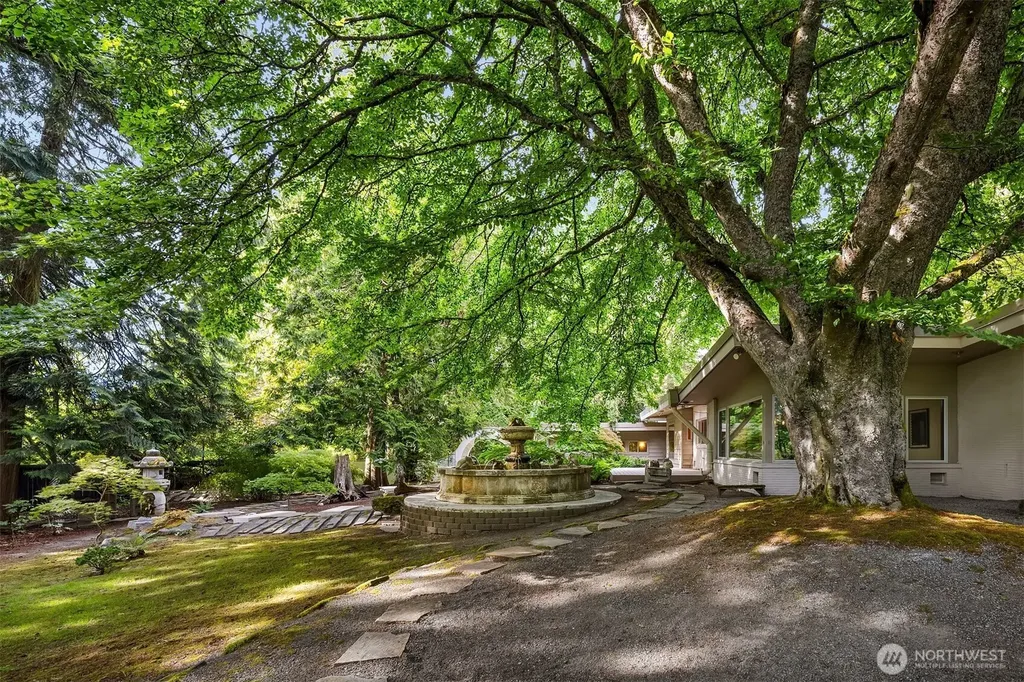 1919 SW 170th Street Normandy Park WA 98166