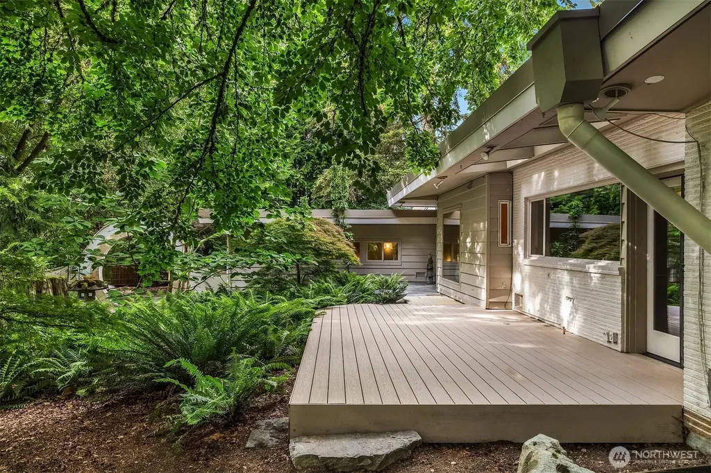 1919 SW 170th Street Normandy Park WA 98166