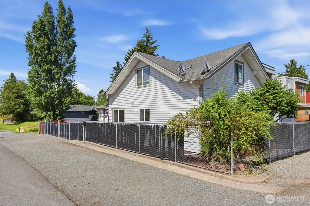 11546 85th Avenue S Seattle WA 98178