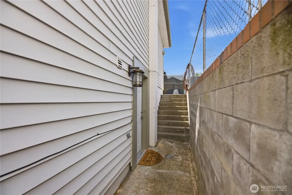 11546 85th Avenue S Seattle WA 98178