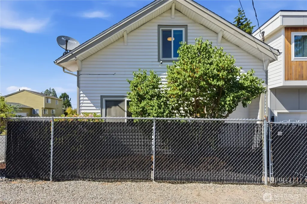 11546 85th Avenue S Seattle WA 98178