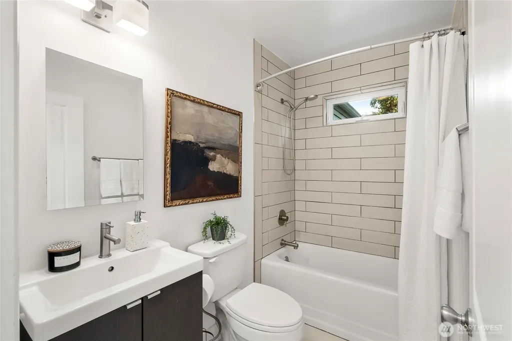 14341 Interlake Avenue N Seattle WA 98133