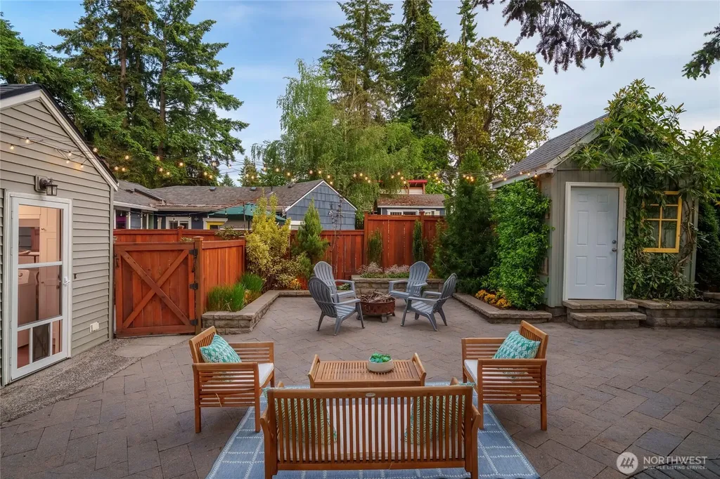 14341 Interlake Avenue N Seattle WA 98133