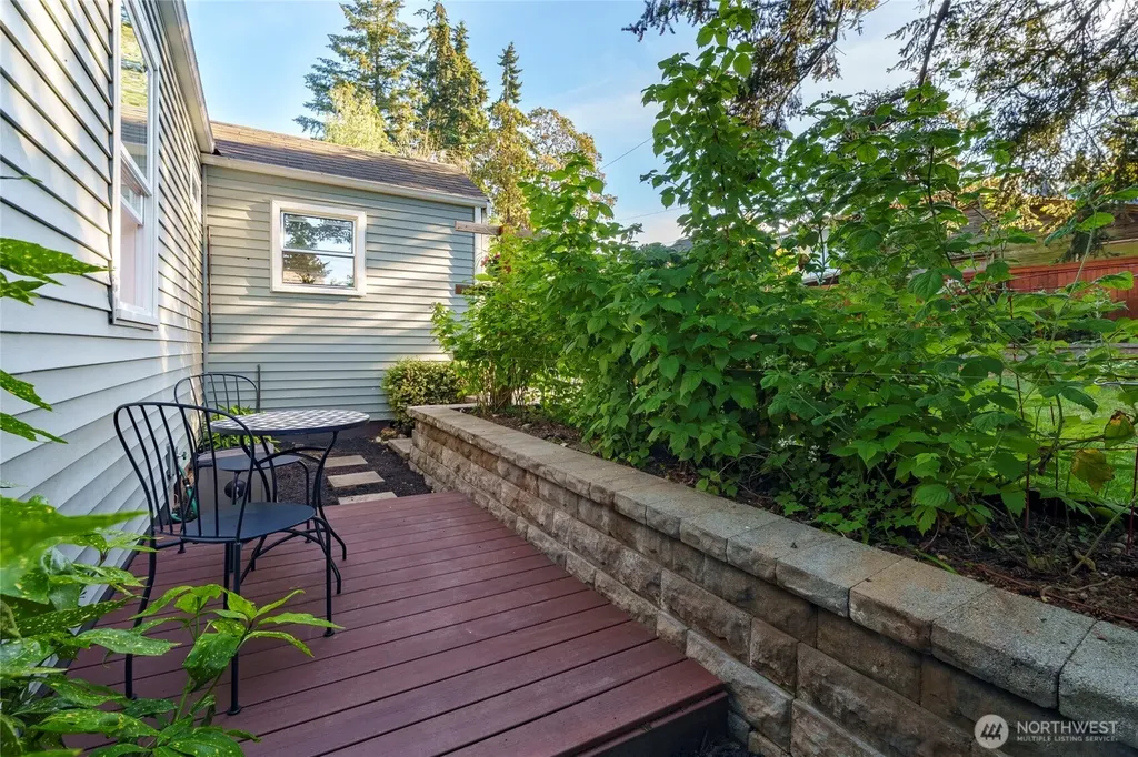 14341 Interlake Avenue N Seattle WA 98133
