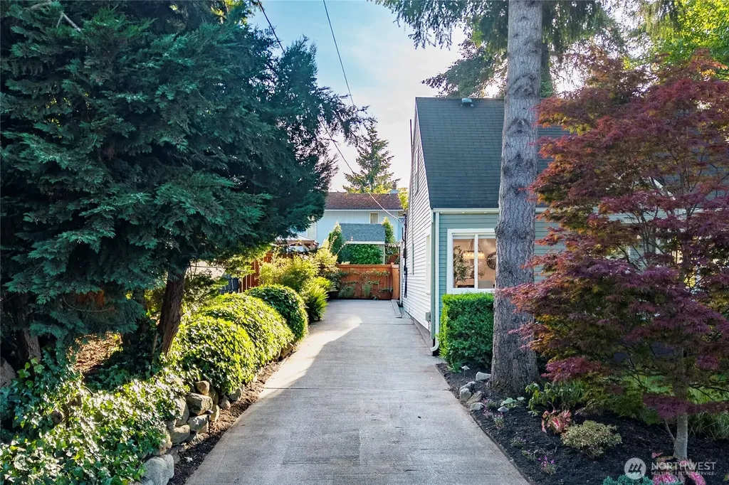14341 Interlake Avenue N Seattle WA 98133