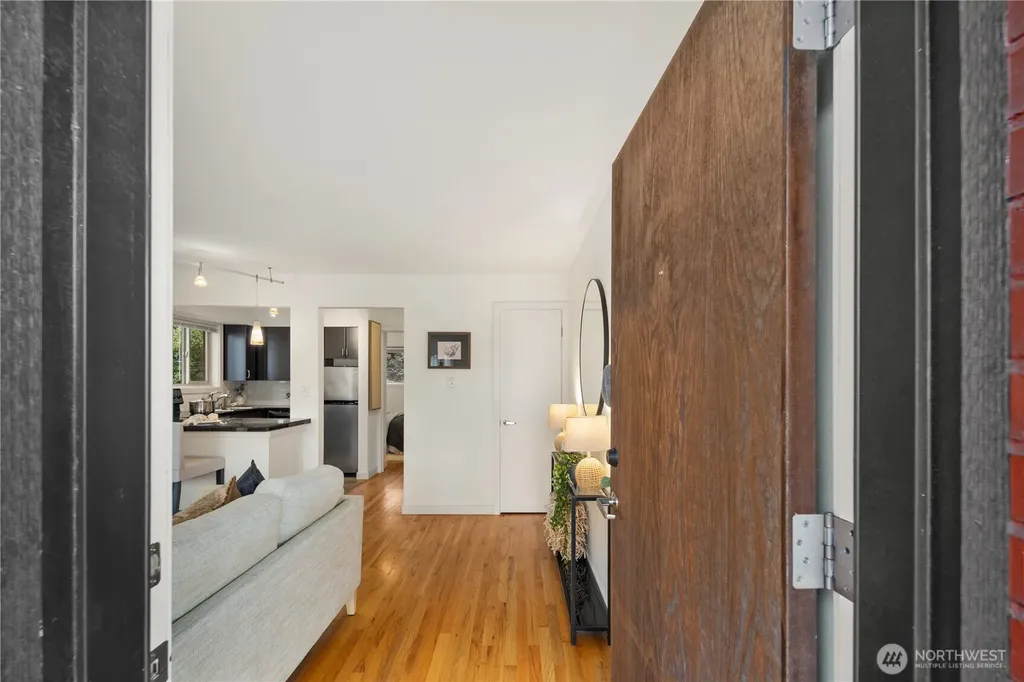 7106 California Avenue SW Seattle WA 98136