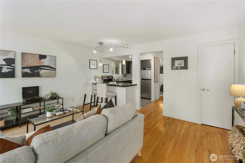 7106 California Avenue SW Seattle WA 98136