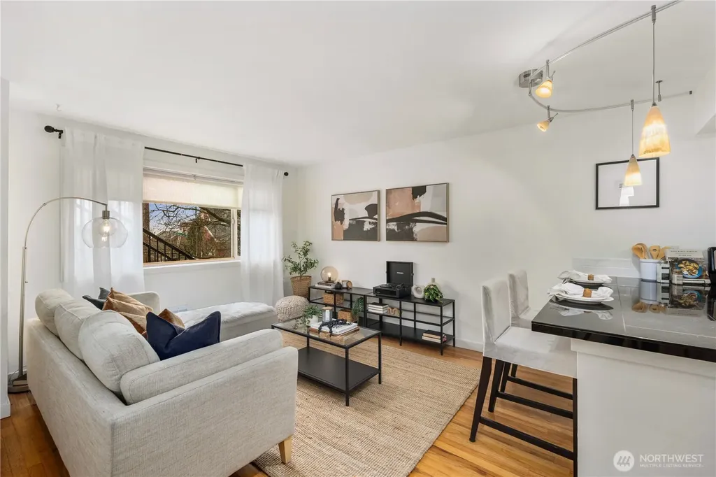 7106 California Avenue SW Seattle WA 98136