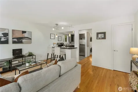 7106 California Avenue SW Seattle WA 98136