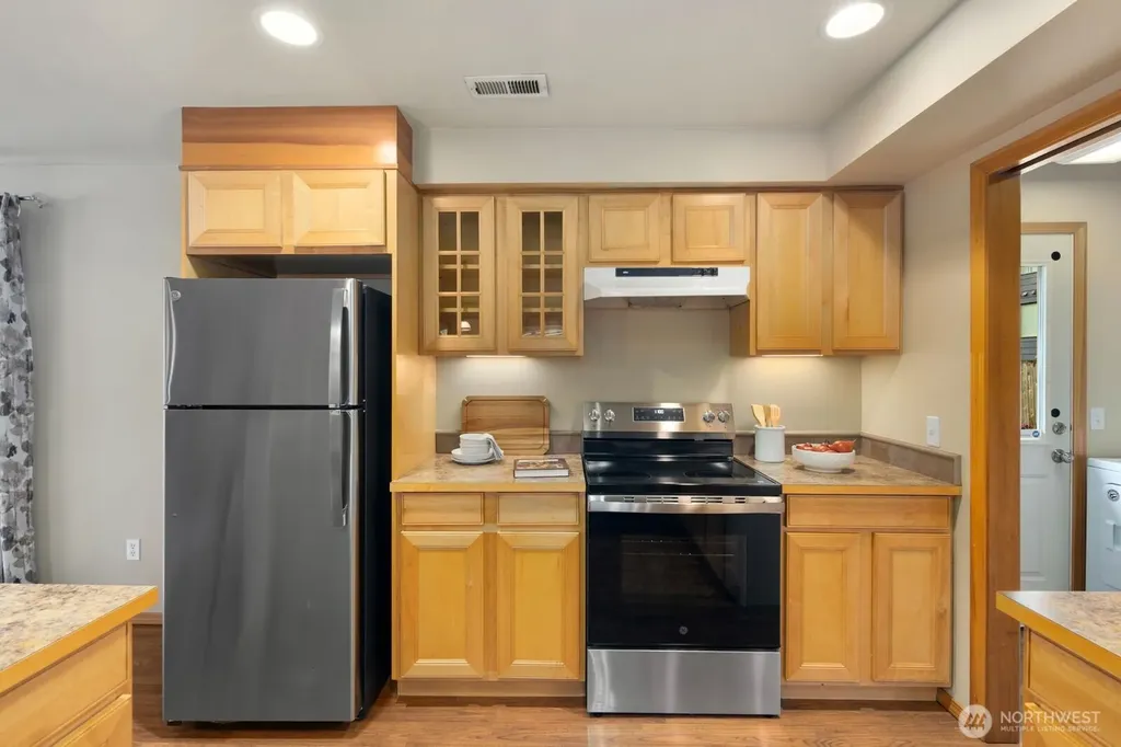 10717 Phinney Avenue N Seattle WA 98133