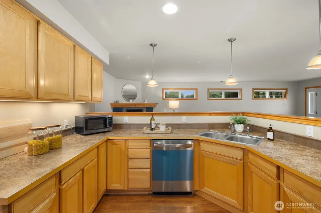 10717 Phinney Avenue N Seattle WA 98133