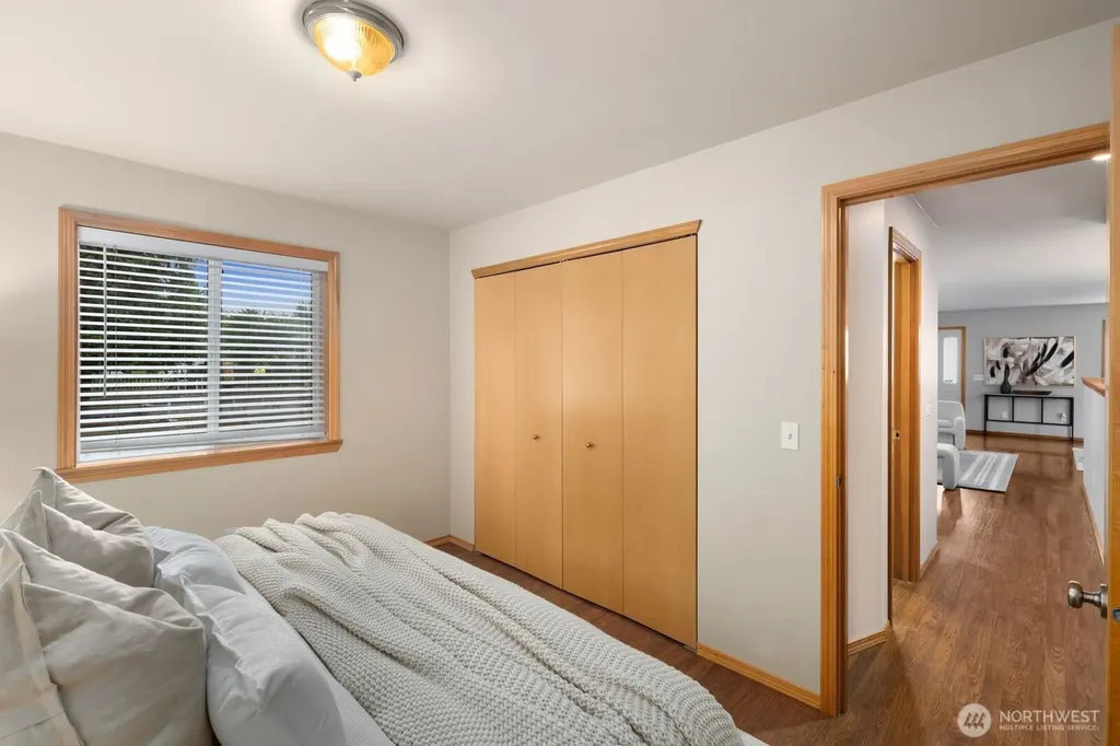 10717 Phinney Avenue N Seattle WA 98133