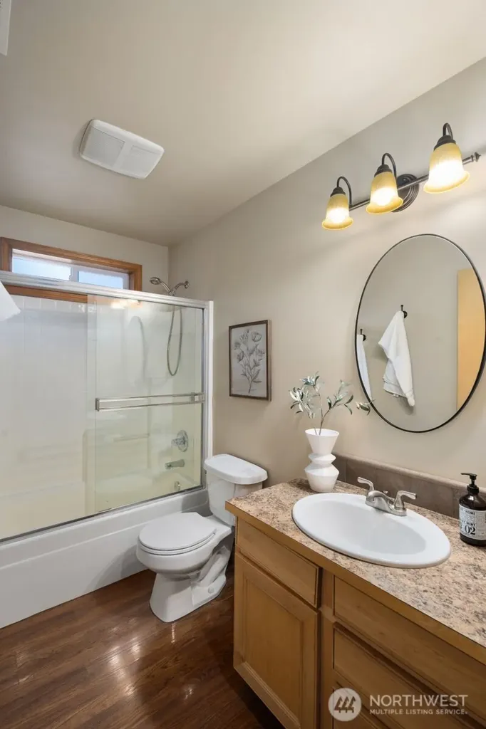 10717 Phinney Avenue N Seattle WA 98133