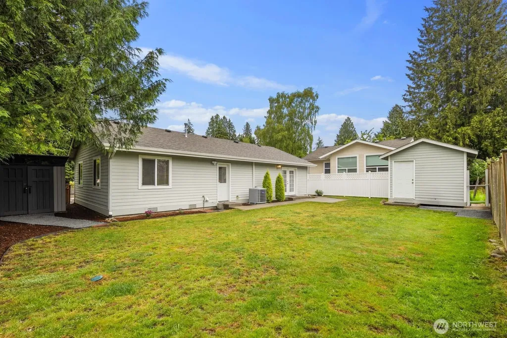 10717 Phinney Avenue N Seattle WA 98133
