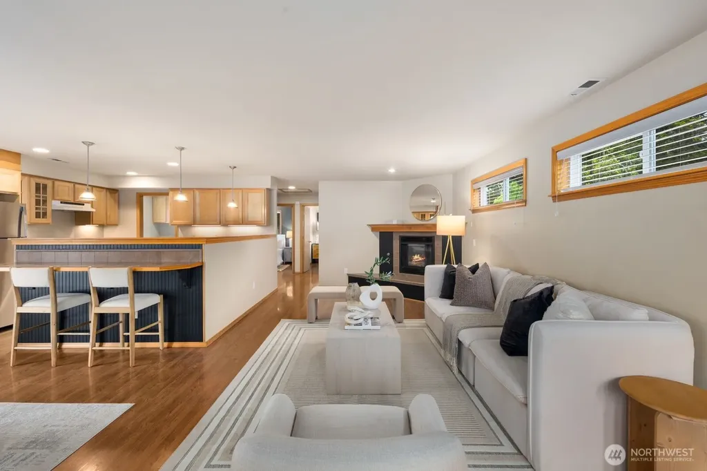 10717 Phinney Avenue N Seattle WA 98133