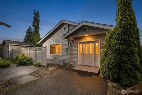 10717 Phinney Avenue N Seattle WA 98133