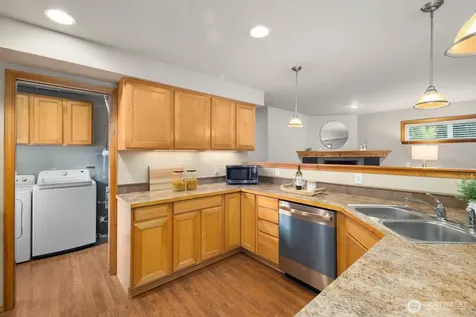 10717 Phinney Avenue N Seattle WA 98133