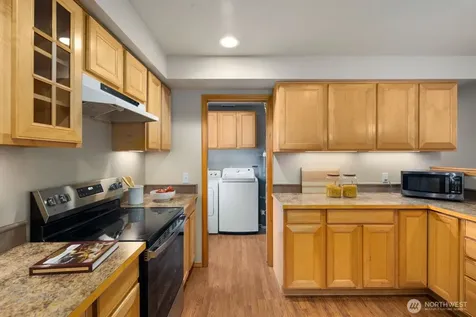 10717 Phinney Avenue N Seattle WA 98133