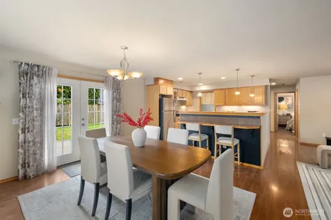 10717 Phinney Avenue N Seattle WA 98133