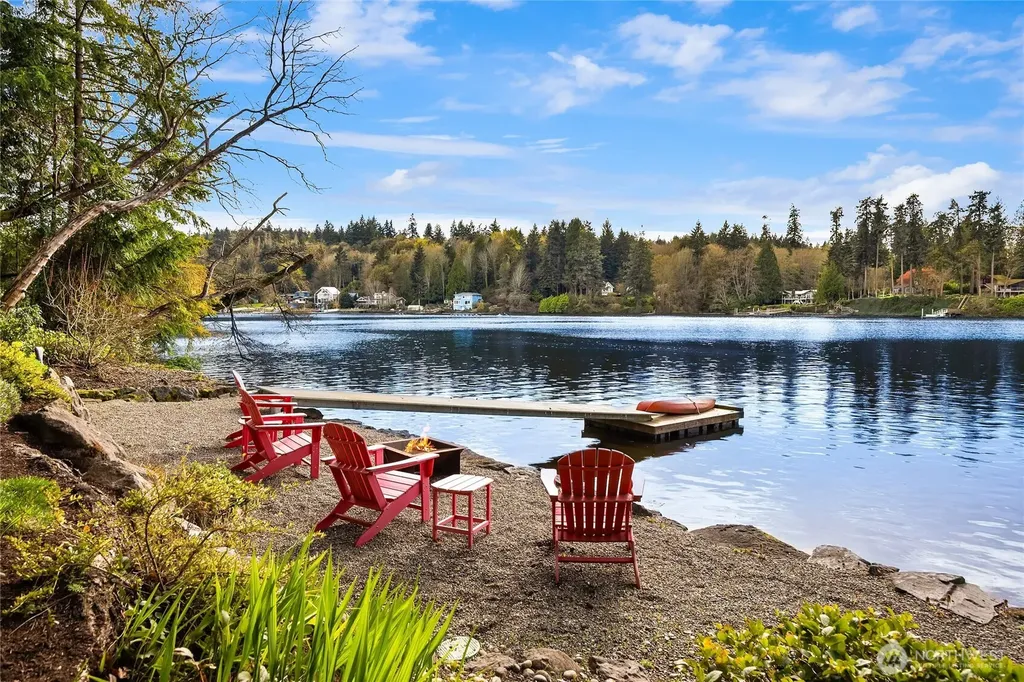 339 Lovell Avenue SW Bainbridge Island WA 98110