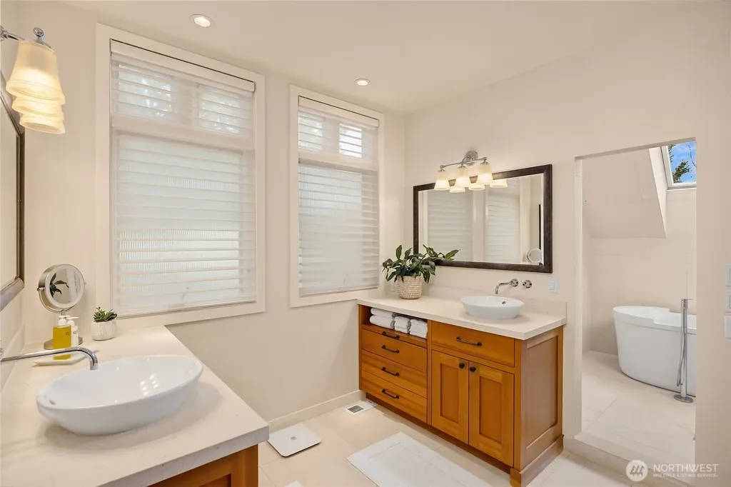 339 Lovell Avenue SW Bainbridge Island WA 98110