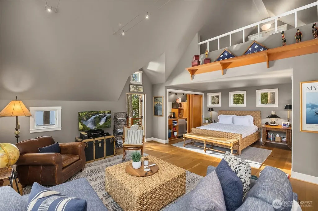 339 Lovell Avenue SW Bainbridge Island WA 98110