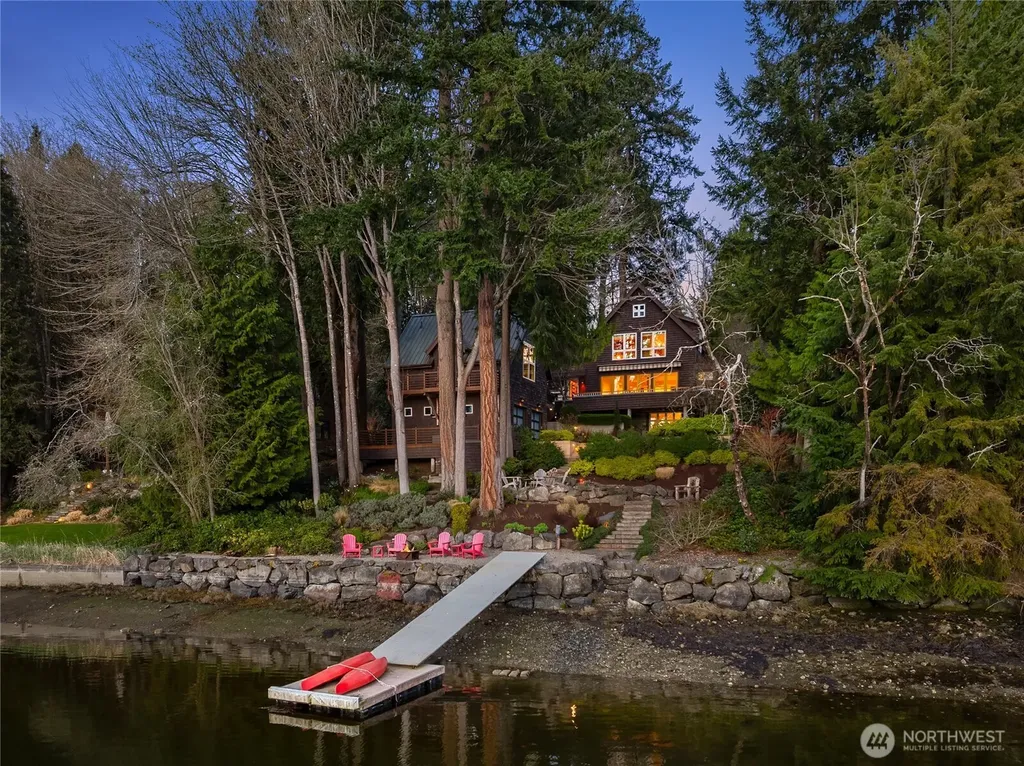 339 Lovell Avenue SW Bainbridge Island WA 98110